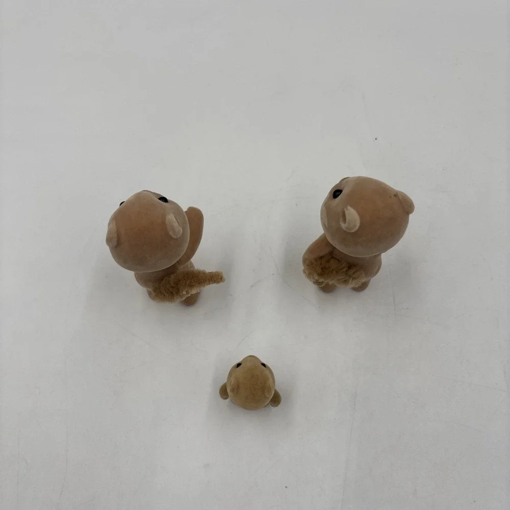 Sylvanian Families Neptune Otter Family And Baby Figure